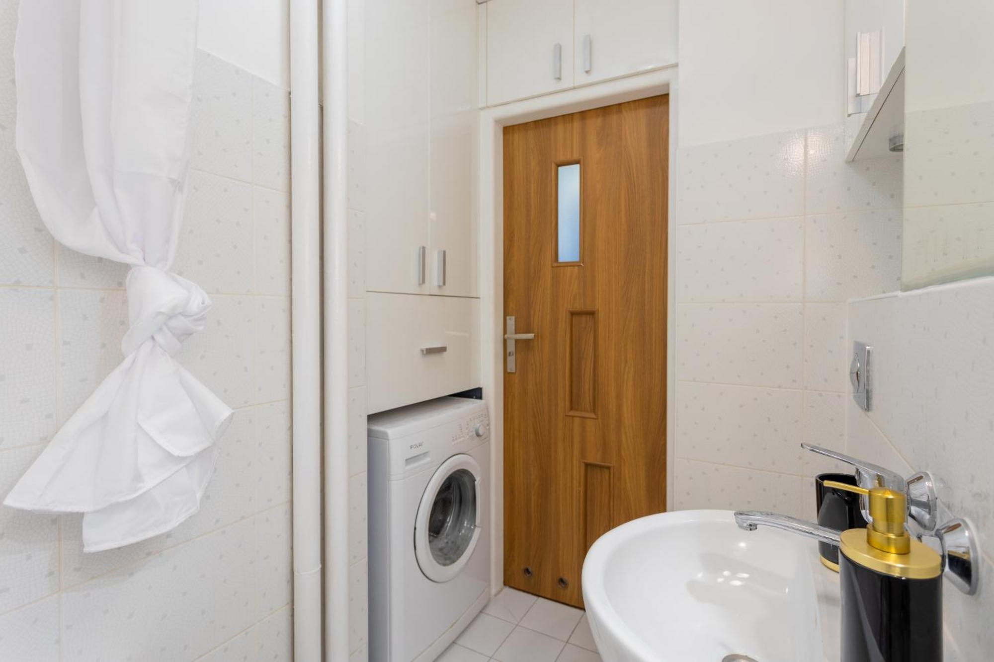 Close-golden In - One Bedroom Apartament In The Center - Zelazna