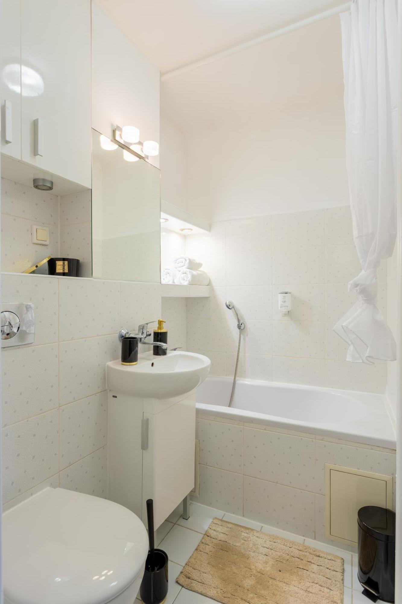 Apartament Close-golden In - One Bedroom Apartament In The Center - Zelazna