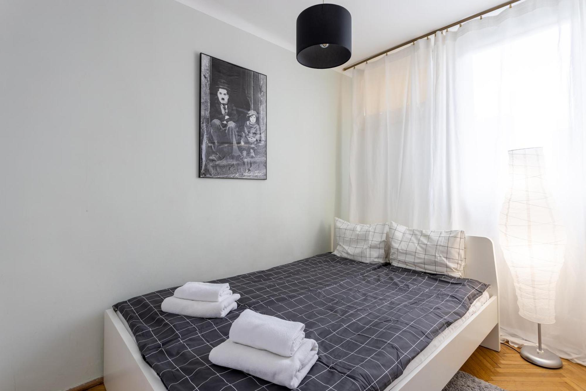 Close-golden In - One Bedroom Apartament In The Center - Zelazna *